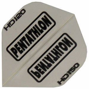 Das Bild zeigt ein weißes Dartflight mit der Aufschrift "PENTATHLON" in schwarzer Schrift. An den Seiten stehen die Bezeichnungen "HD 120" und "HD 150".